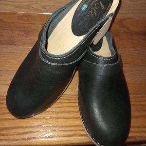 Lotta Classic Clogs - Women's Euro 40/US 9